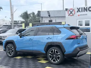 Toyota RAV4 Adventure 2019 Blue