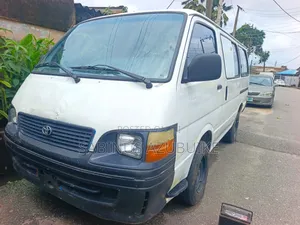 Toyota HiAce 2002 White