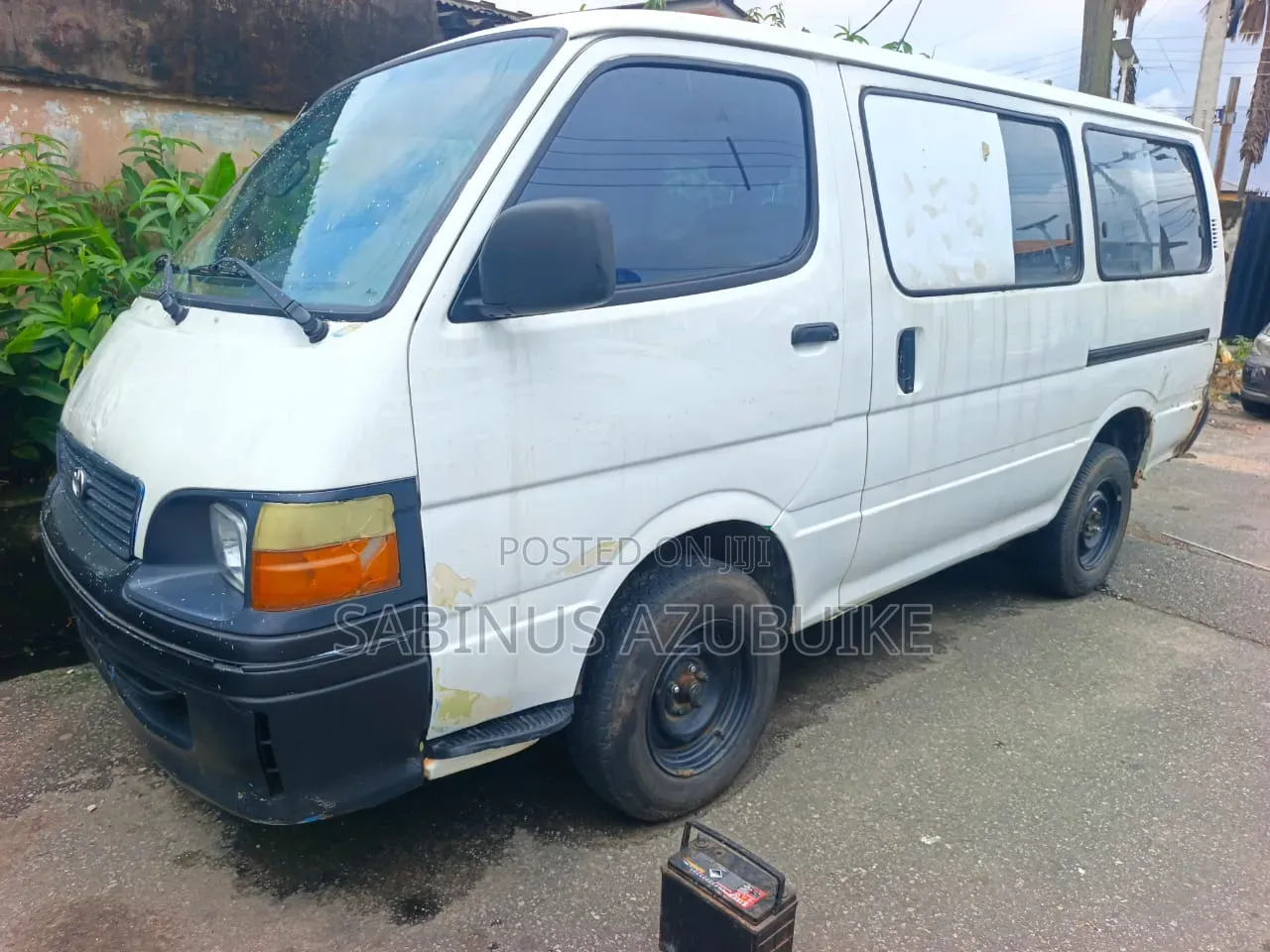 Toyota HiAce 2002 White
