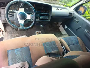 Toyota HiAce 2002 White