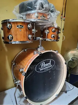 Pearl Roadshow Quality Professional Drum Set