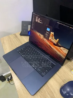 Laptop Apple MacBook Air 2023 M2 8GB Apple M2 SSD 256GB