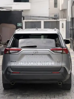 Toyota RAV4 XLE AWD 2024 Gray