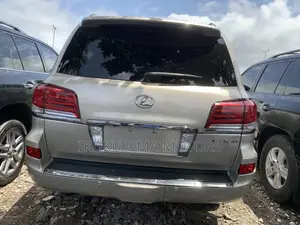 Lexus LX 570 AWD 2016 Gold