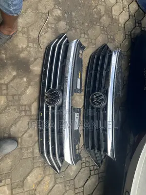 Front Volkswagen Grille Jetta 7