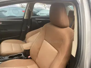 Toyota Corolla LE Eco 4dr Sedan (1.8L 4cyl CVT) 2015 Gold