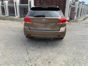Toyota Venza XLE 2011 Brown