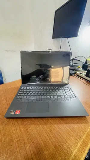 Laptop Lenovo V15 12GB AMD Ryzen 5 SSD 512GB
