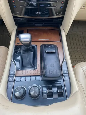 Lexus LX 2016 Gold