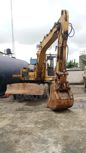 Tyre Excavator 2001 