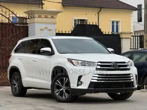 Toyota Highlander XLE V6 4x2 (3.5L 6cyl 6A) 2016 White