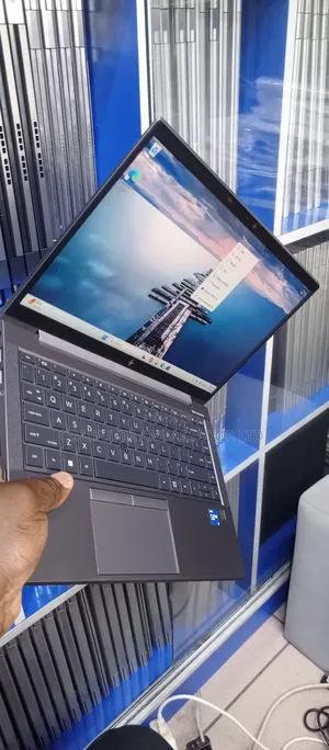 Laptop HP ZBook Firefly 14 G7 16GB Intel Core i5 SSD 256GB