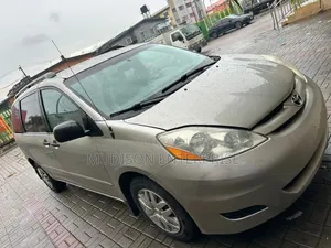 Toyota Sienna 2006 Silver
