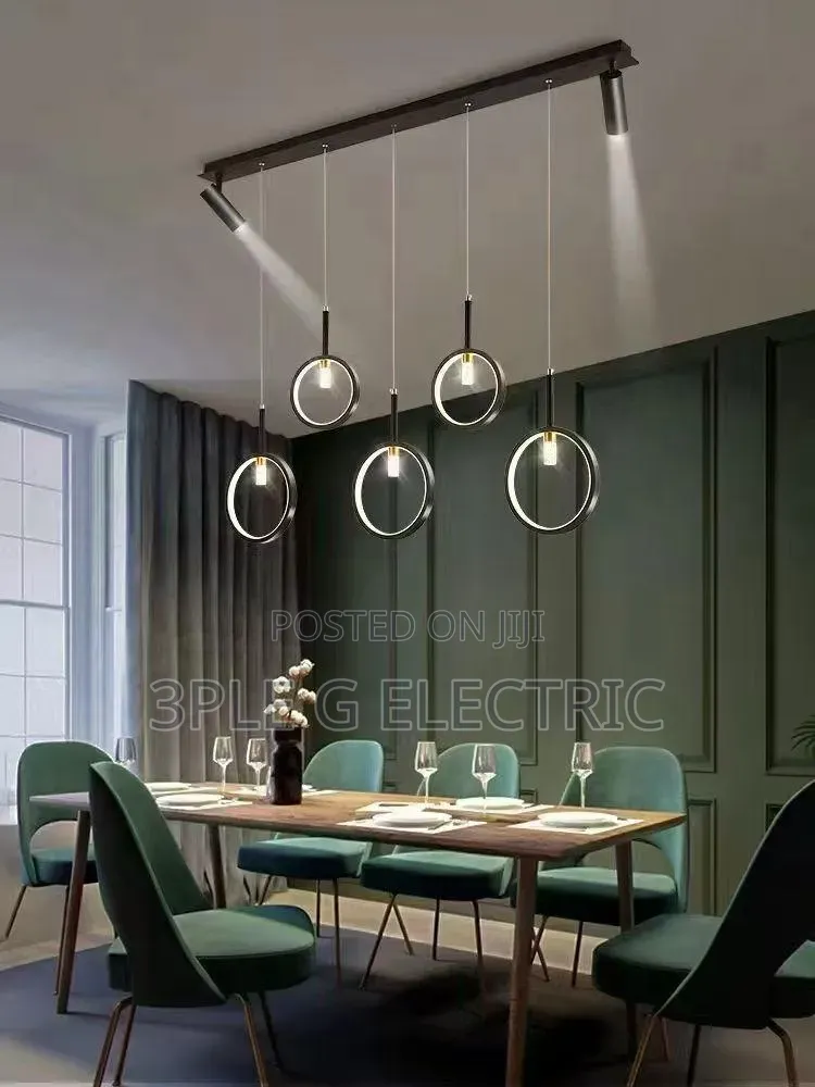 Linear Chandelier Light With Pointer