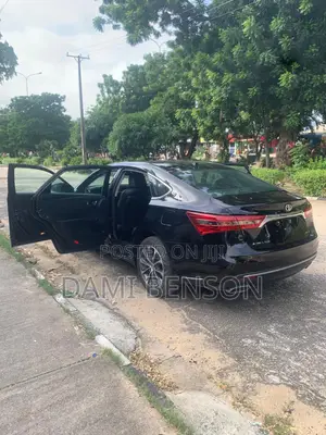Toyota Avalon XLE Premium Sedan FWD (3.5L 6cyl 6A) 2017 Black