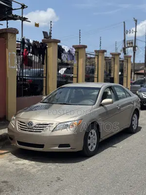 Toyota Camry LE 4dr Sedan (2.4L 4cyl 5A) 2009 Gold