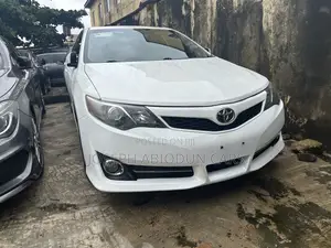 Toyota Camry SE Sport 4dr Sedan (2.5L 4cyl 6A) 2014 White