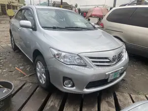 Toyota Corolla LE 4dr Sedan (1.8L 4 cyl 4A) 2009 Silver