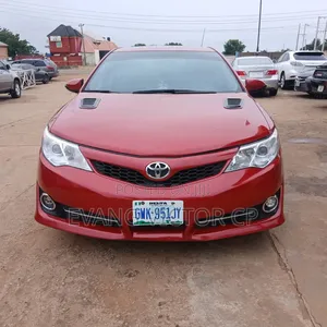 Toyota Camry SE 4dr Sedan (2.5L 4cyl 6A) 2013 Red