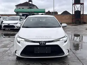 Toyota Corolla 2022 White