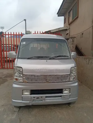 Toyota HiAce 2012