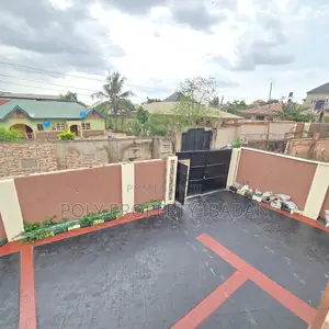 6bdrm Duplex in Hoshen Estate, Alakia for rent