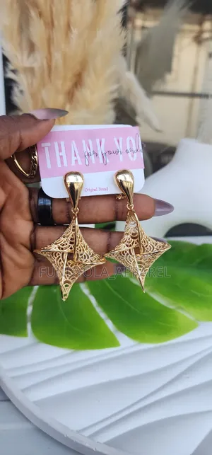 Drop Star Shape Bold Owanbe Earring