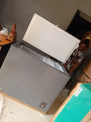 Hisene 250l Single Door Chest Frezzer