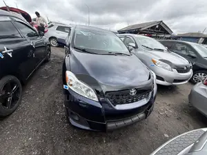 Toyota Matrix S Hatchback FWD (2.4L 4cyl 5A) 2010 Blue