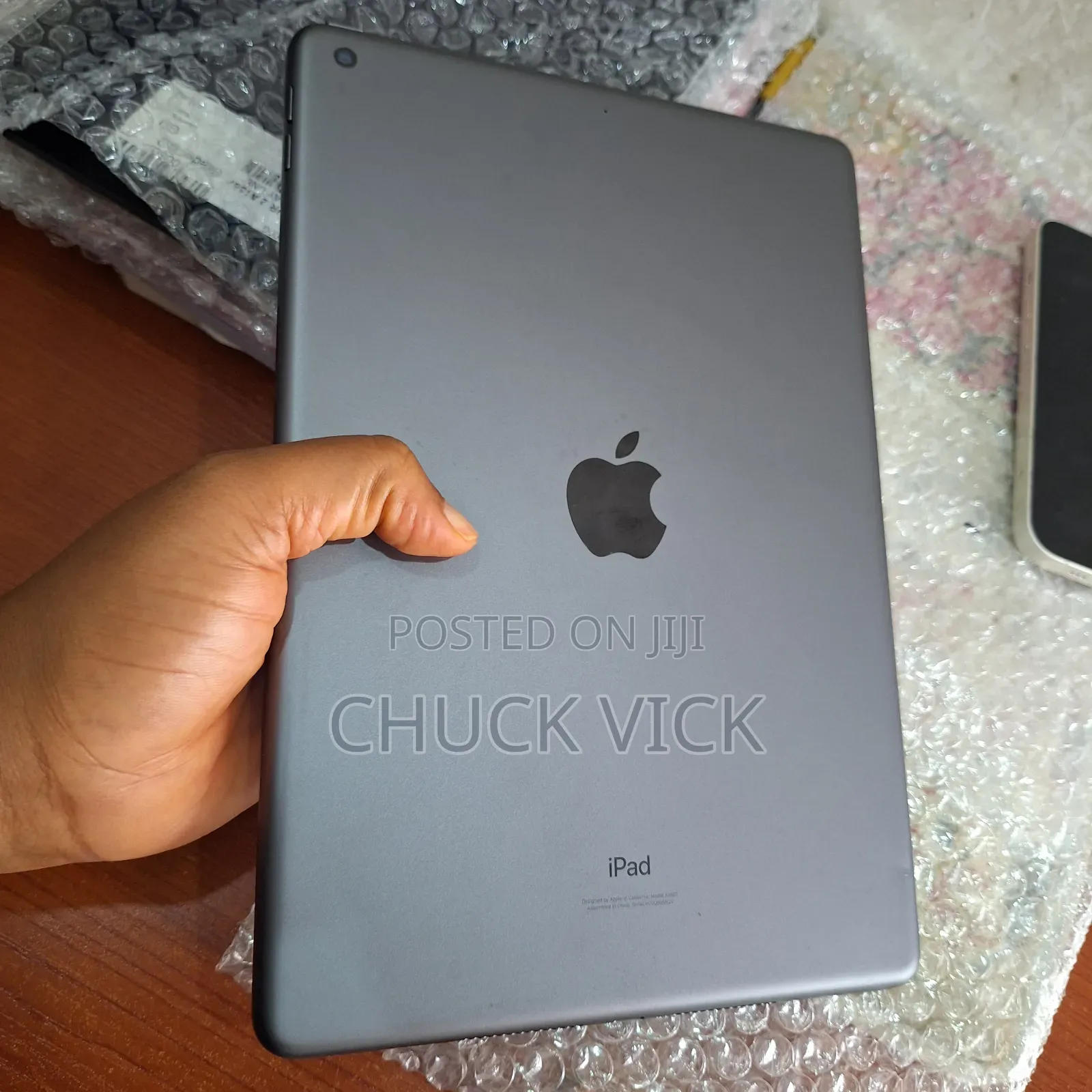 Apple iPad 9.7 64 GB Gray