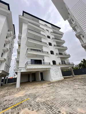2bdrm Apartment in Lekki Phase 1 for rent