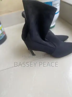 Thrift Black Pointed Toe Ankle Boots