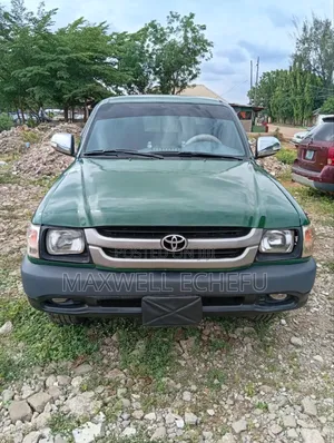 Toyota Hilux 2003 Green