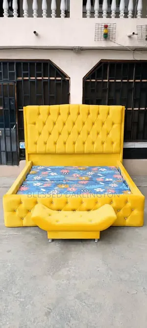 High Quality Yellow Gold Paded Full Upholstery