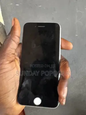 Apple iPhone 7 32 GB Silver