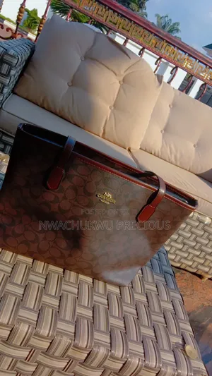 Tote Bags Elegant Stylish for Modern Women