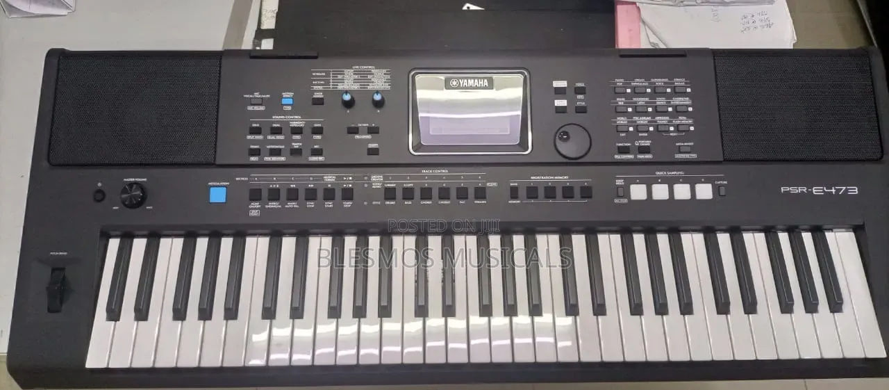 Yamaha Keyboard - PSR E473