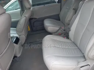 Toyota Sienna 2011 Blue