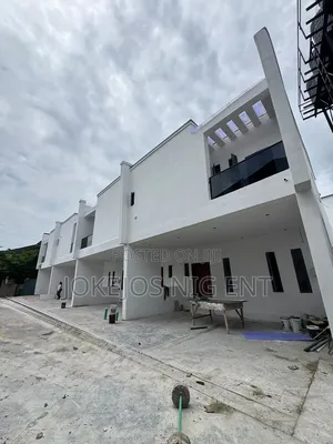 3bdrm Townhouse/Terrace in Thomas Estate Ajah, Off Lekki-Epe Expressway