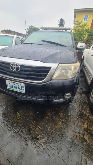 Toyota Hilux 2014 Black