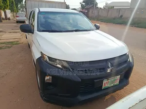 Mitsubishi L200 2019 White