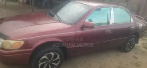 Toyota Camry 2000 Red