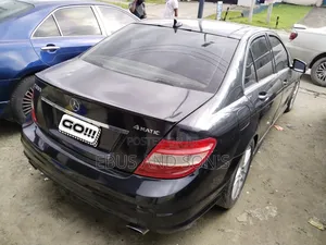 Mercedes-Benz C300 2011 Black