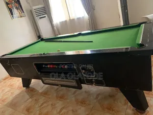 8ft Black Gloss Marble With Coin