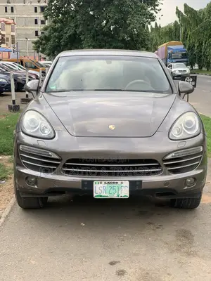 Porsche Cayenne 4dr SUV AWD (3.6L 6cyl 6M) 2014 Gray