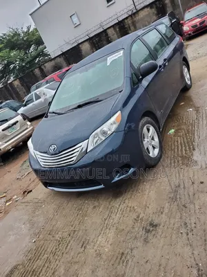 Toyota Sienna 2012 Blue