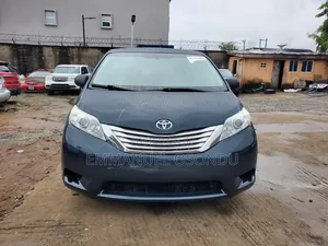 Toyota Sienna 2012 Blue