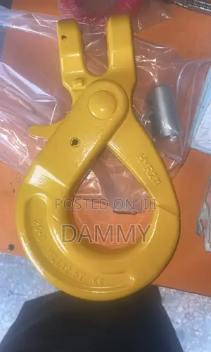 Heavy-Duty Yellow Grade 80 Clevis Self