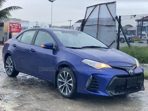 Toyota Corolla SE (1.8L 4cyl 6M) 2018 Blue