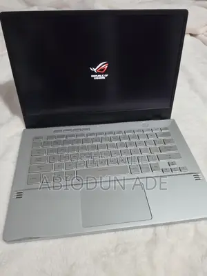 Laptop Asus ROG Zephyrus G14 24GB AMD Ryzen 9 SSD 1T